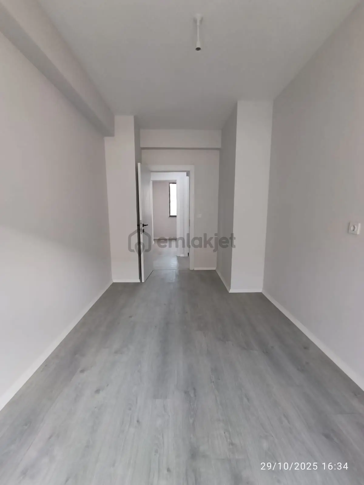 Çamlıca Mahallesinde Satılık 3+1 Daire - 14
