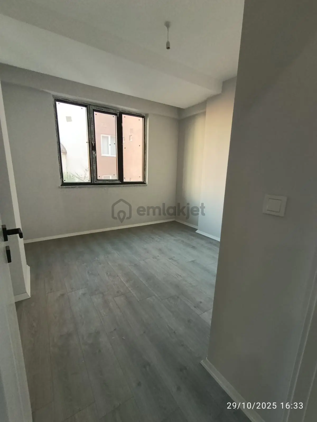 Çamlıca Mahallesinde Satılık 3+1 Daire - 13