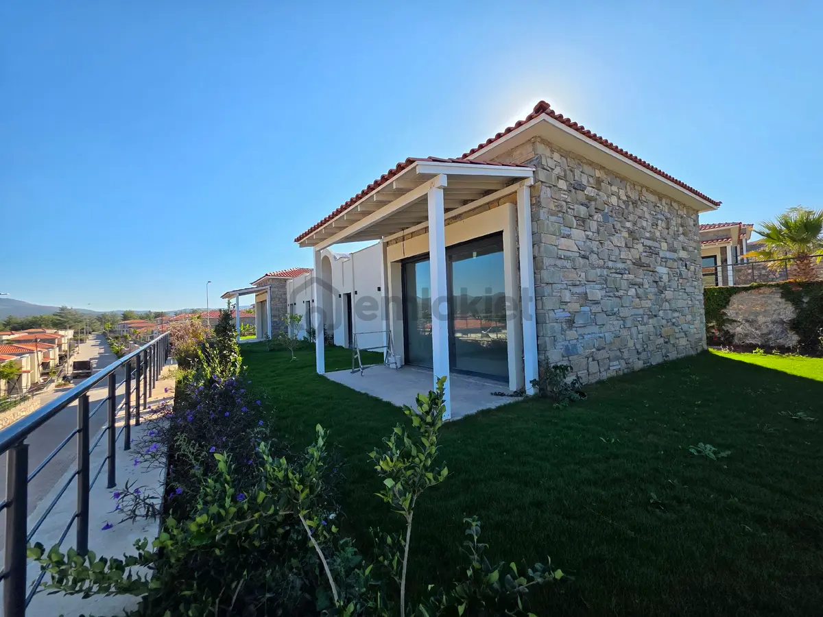 Mumcularda Satılık 3+1 Müstakil - 25