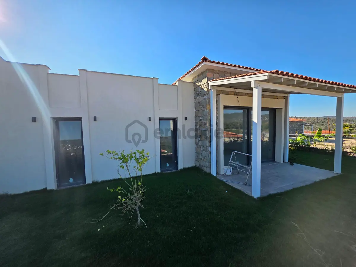 Mumcularda Satılık 3+1 Müstakil