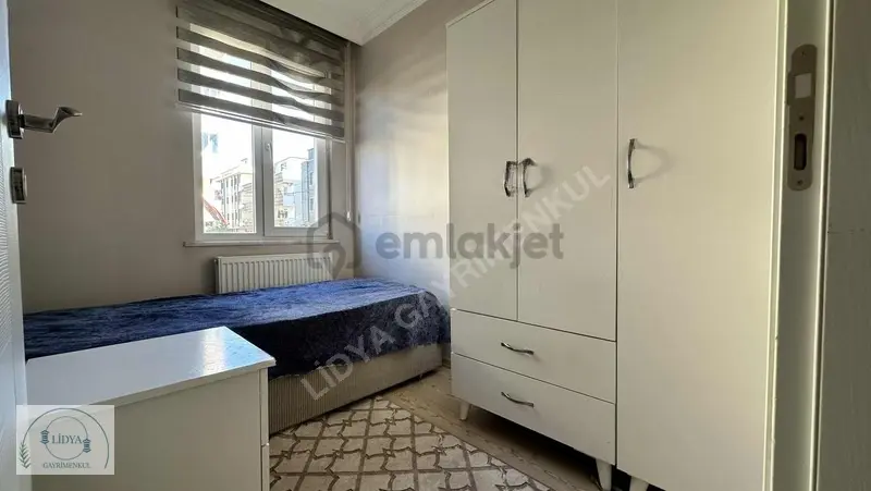 Ana Cadde Üzeri Kullanımlı Modern Eşyalı Geniş 2+1 - 24