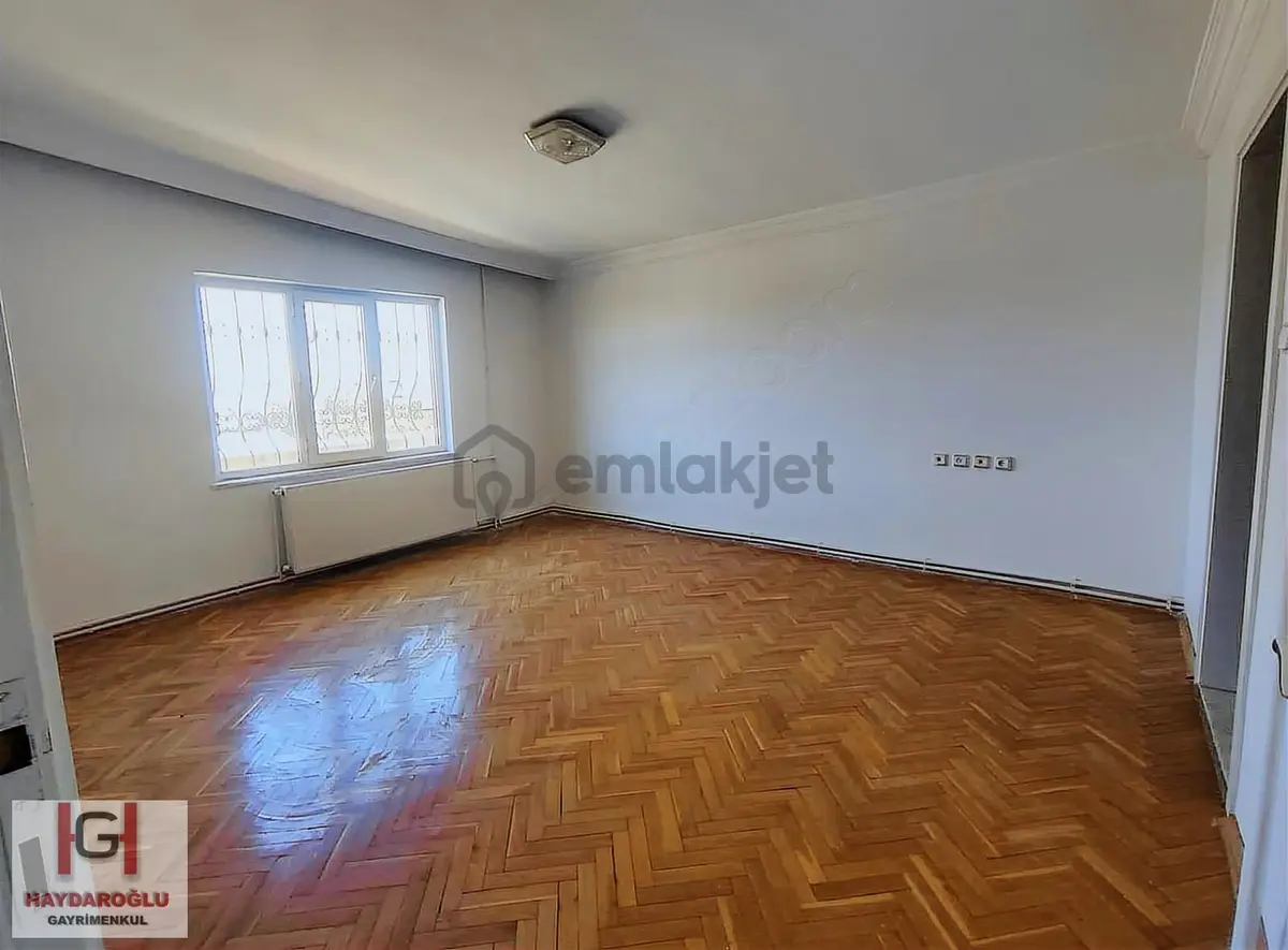 Sarıgüllük'te Cadde Üzeri 5+1 Satılık Dublex Daire - 3