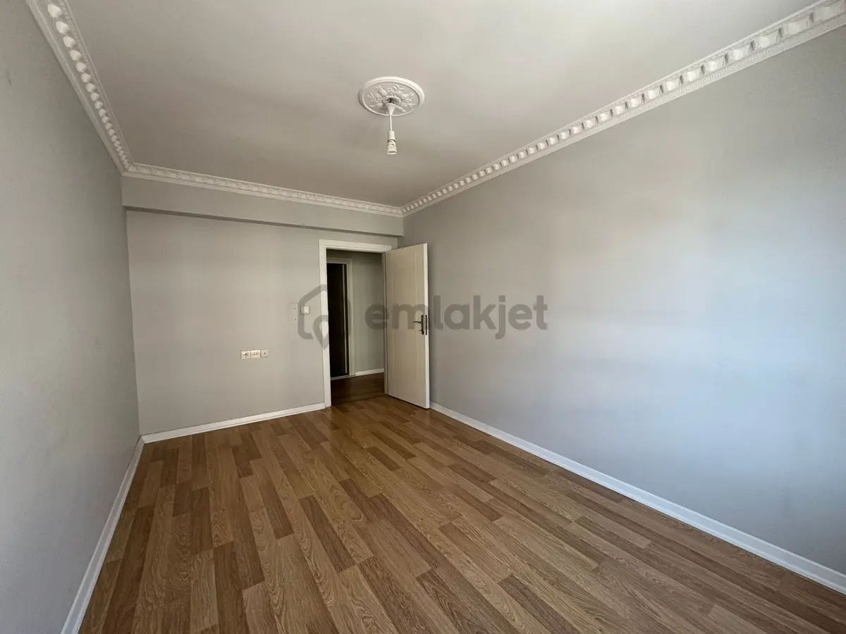 Atapark Mahallesi'nde Genç Binada Full Yapılı 3+1 Daire! - 12