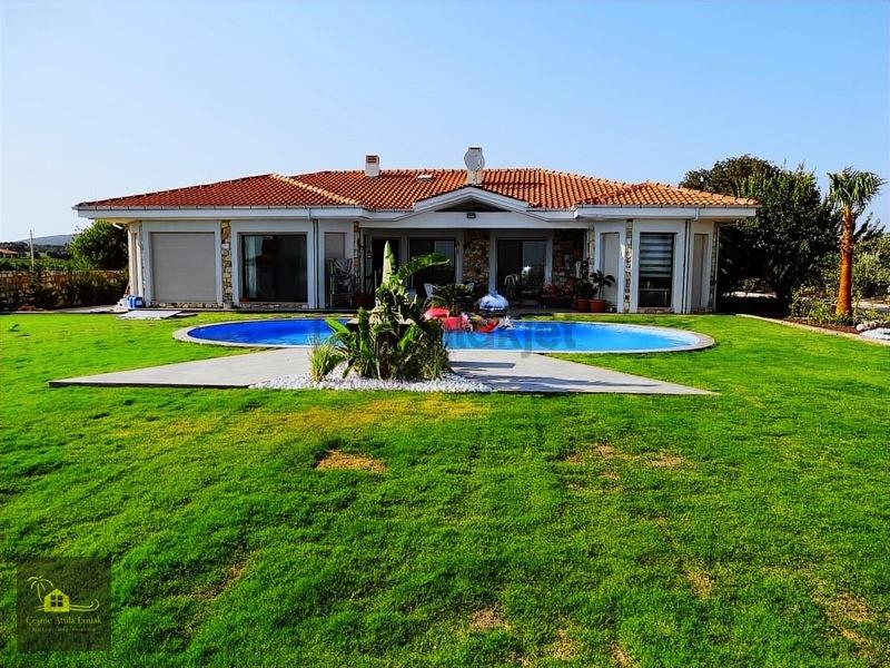 Çeşme'de Kiralık Müstakil Villa 4500m2 Arsa İçinde - 8