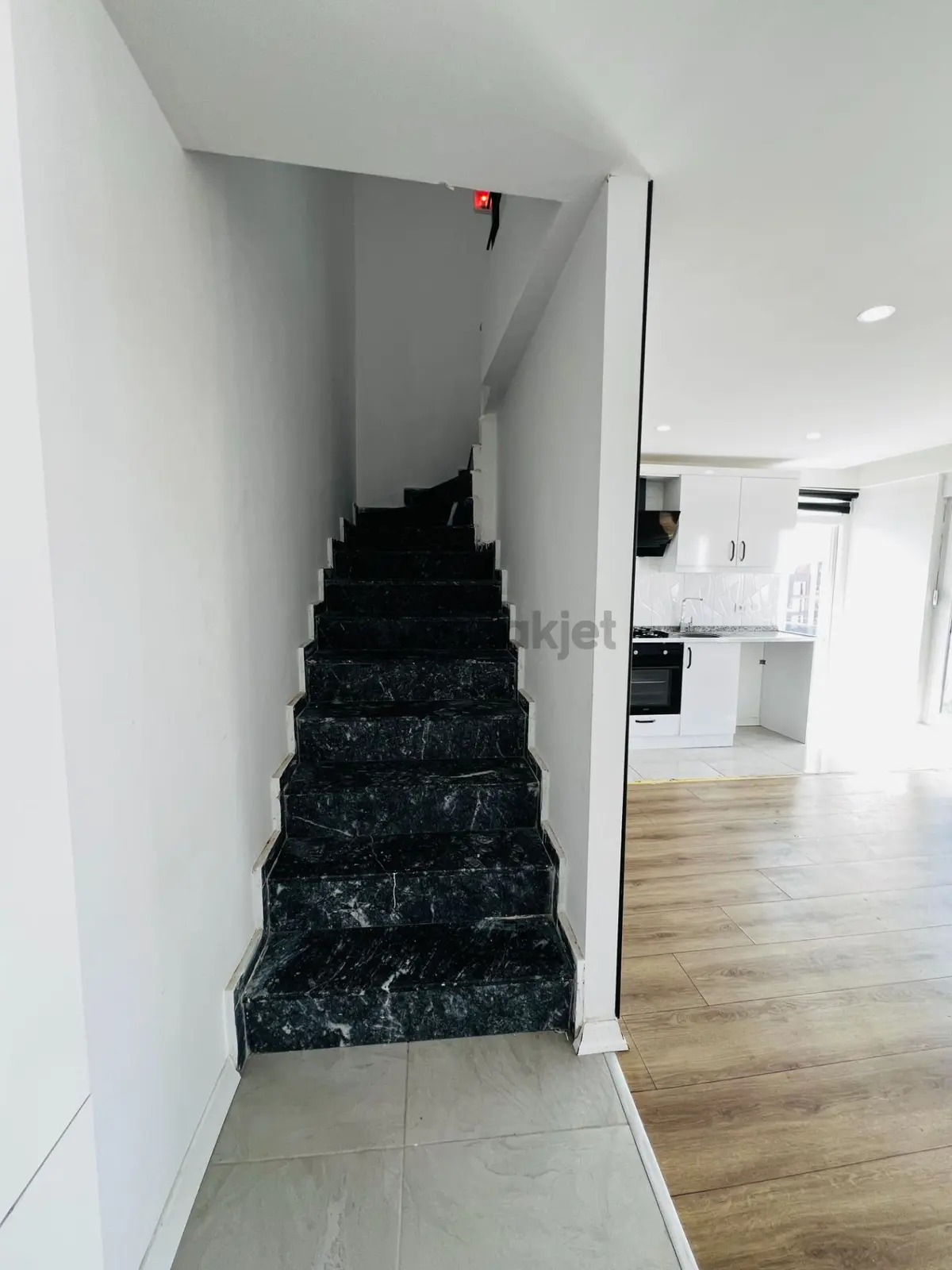 Site İçinde Havuzlu Kapalı Otoparklı Dubleks Daire - 12