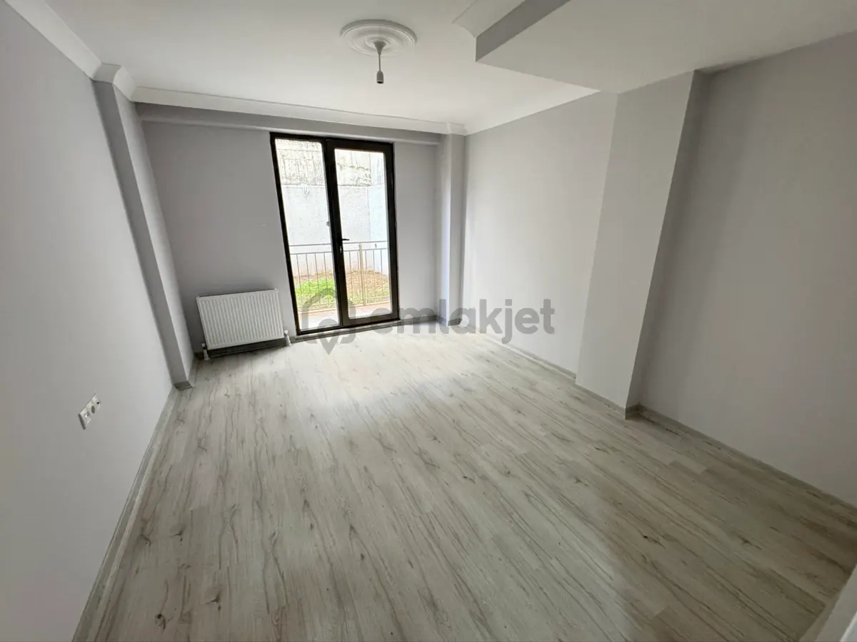 Özgürlük Mahallesinde 3+1 Toprakla Temassız - 16