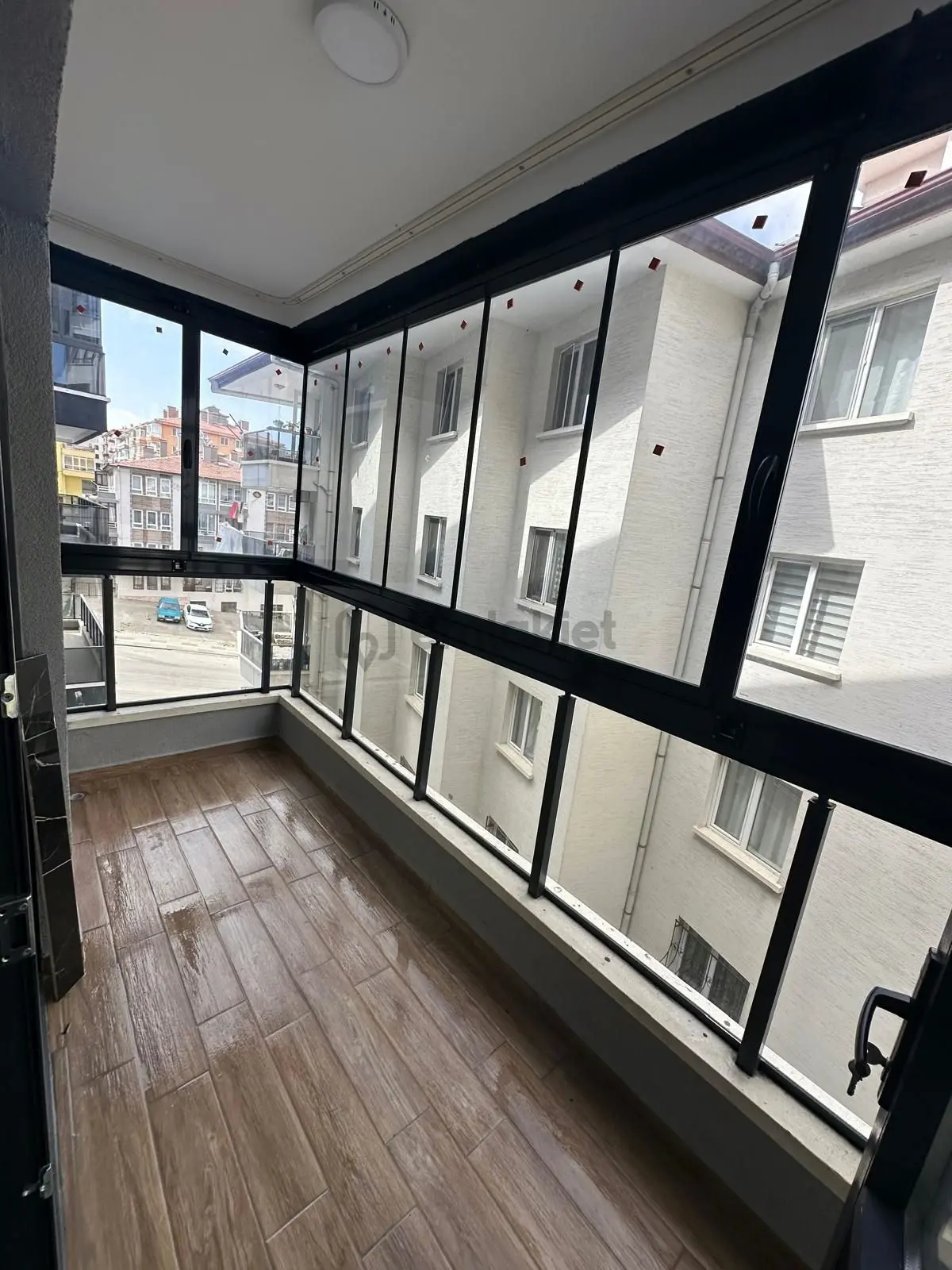 Atapark Mahallesi'nde Cadde Üzerinde Sıfır Binada Full Yapılı Daire! - 3