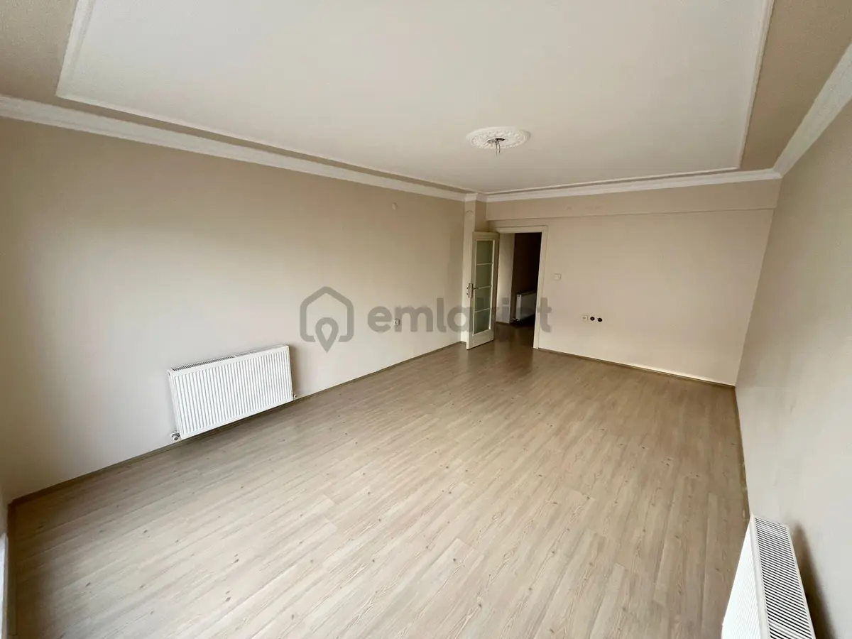 Ufuktepe Mahallesi'nde Cadde Üzerinde Full Yapılı 3+1 Daire! - 7