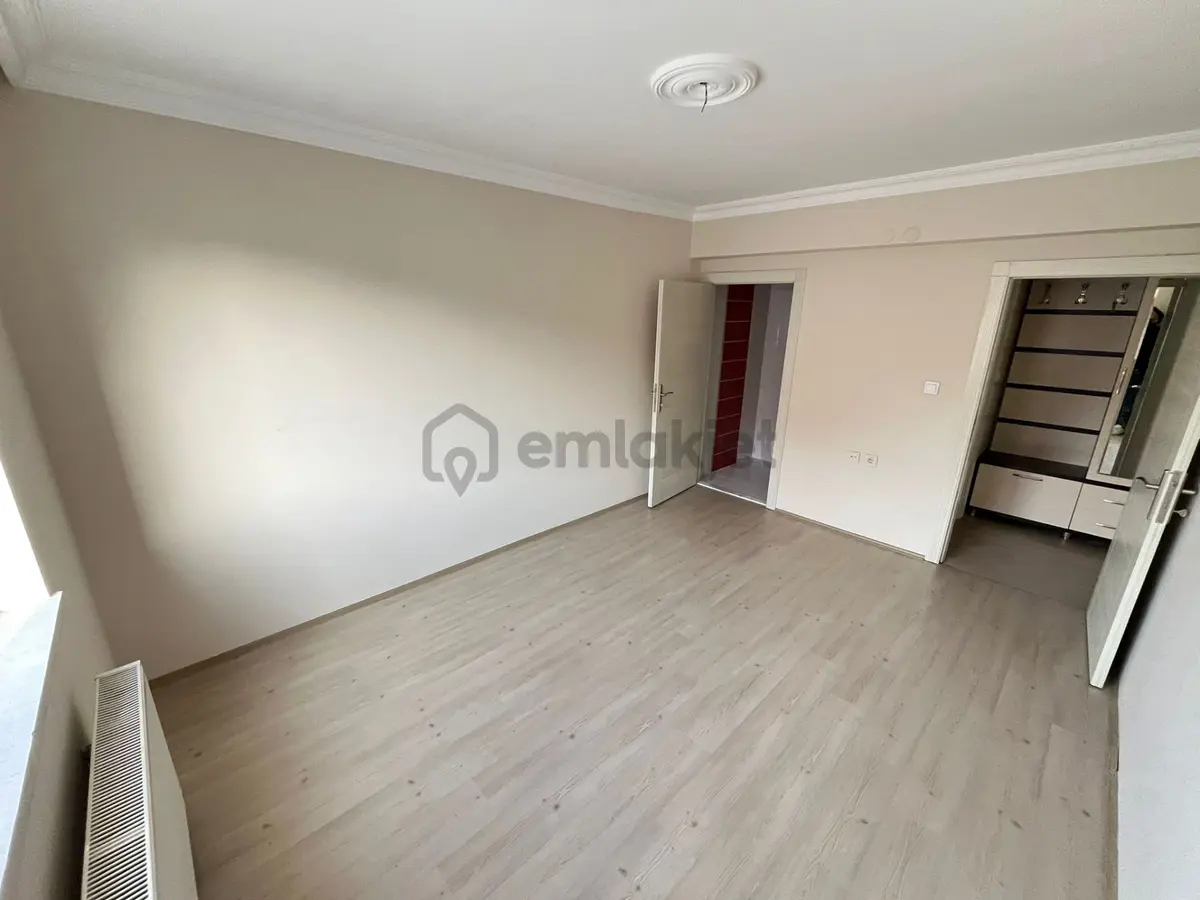 Ufuktepe Mahallesi'nde Cadde Üzerinde Full Yapılı 3+1 Daire! - 15