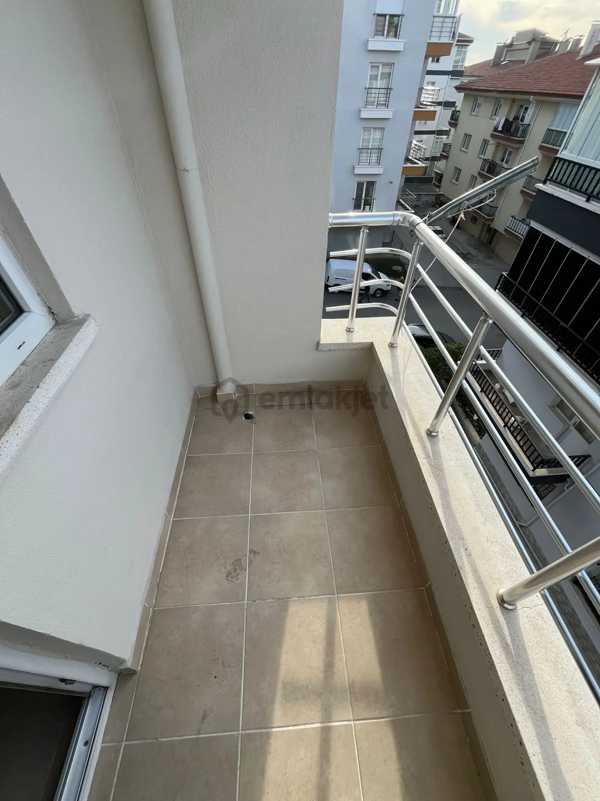 Ufuktepe Mahallesi'nde Cadde Üzerinde Full Yapılı 3+1 Daire! - 13