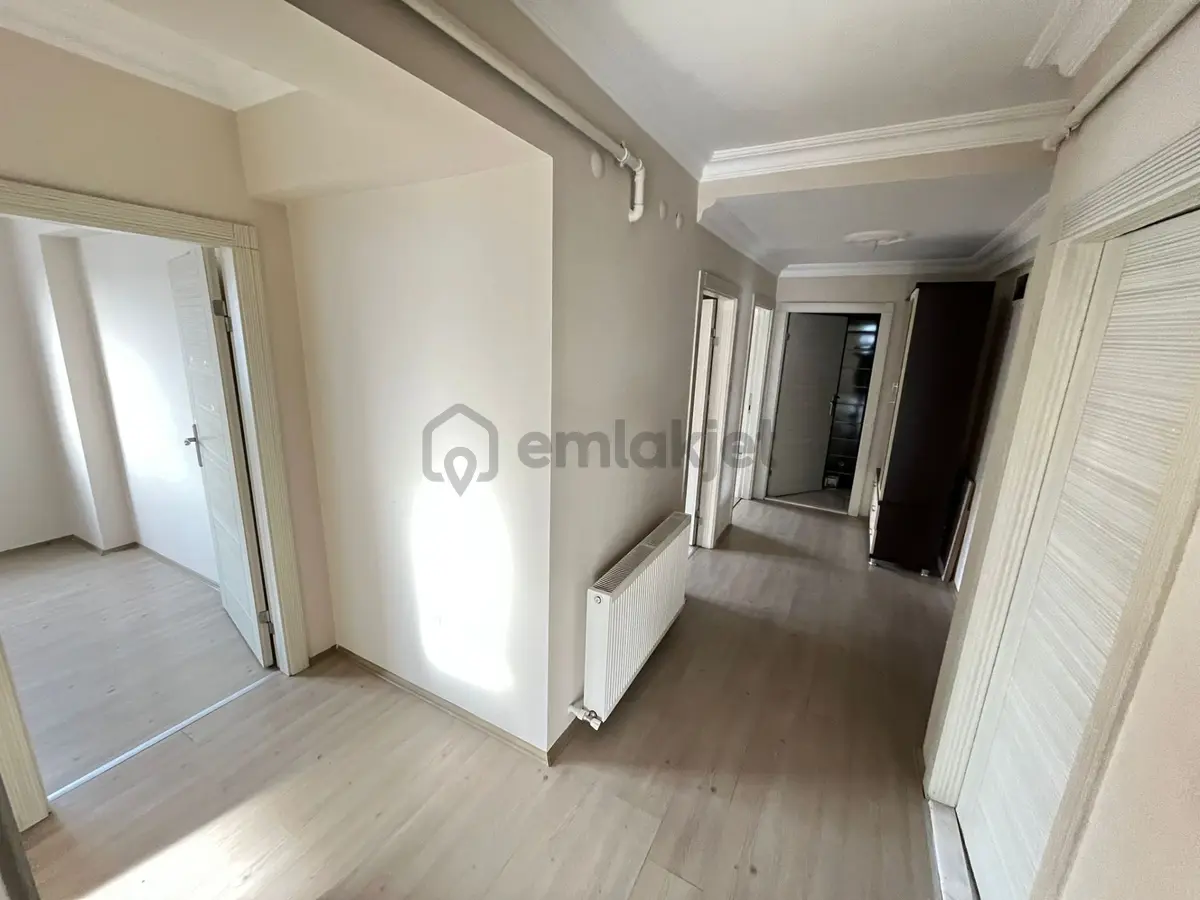 Ufuktepe Mahallesi'nde Cadde Üzerinde Full Yapılı 3+1 Daire! - 20