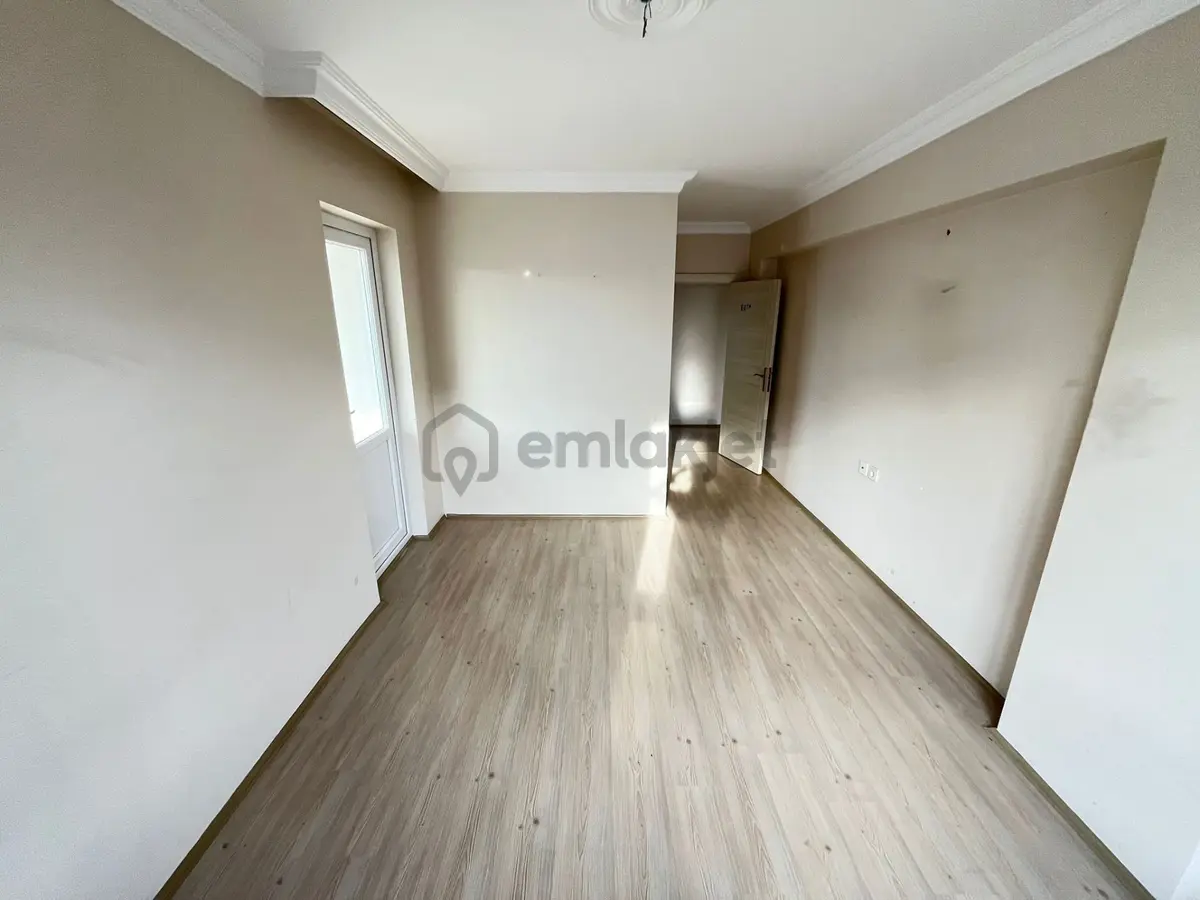 Ufuktepe Mahallesi'nde Cadde Üzerinde Full Yapılı 3+1 Daire! - 10