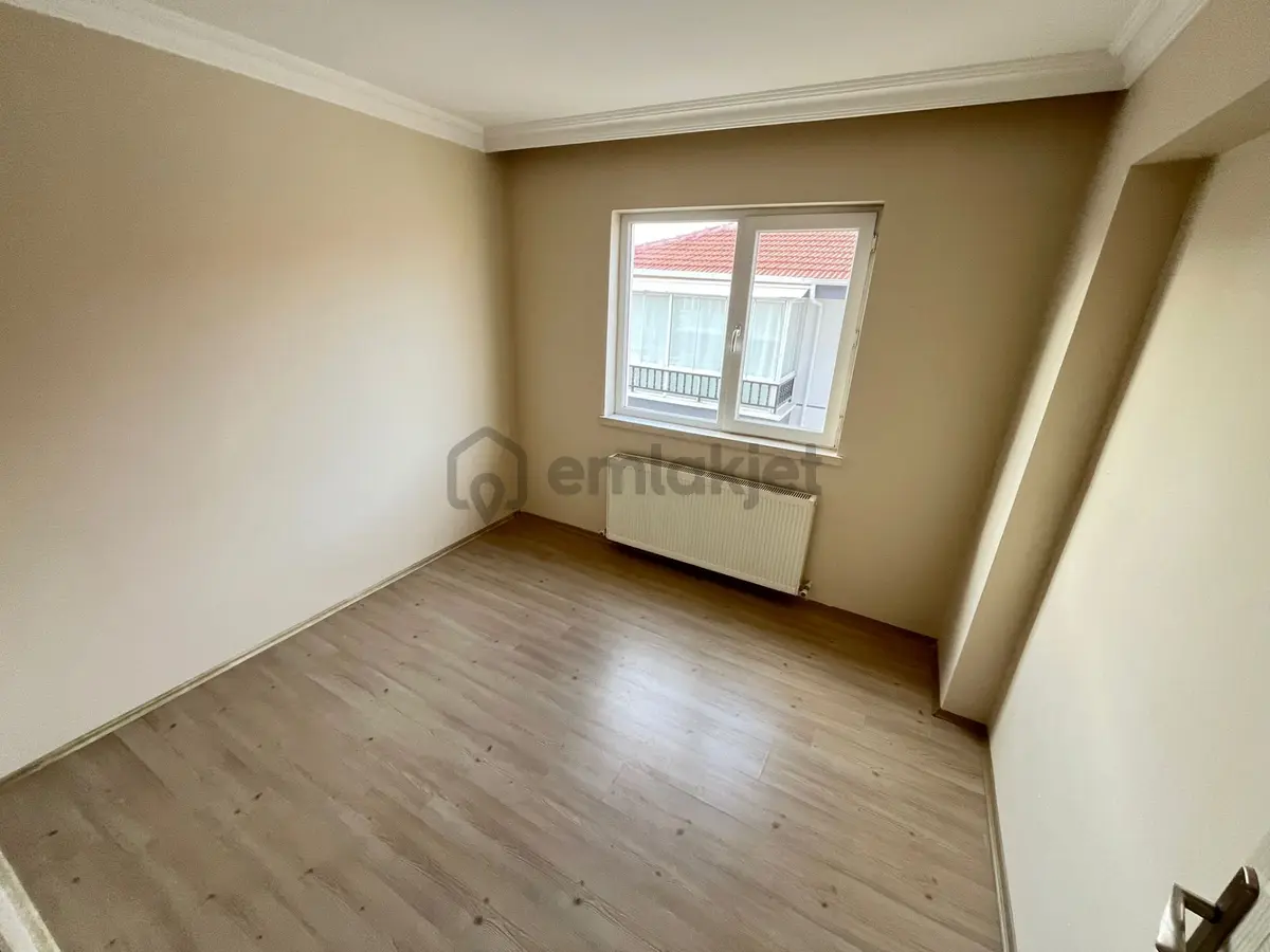 Ufuktepe Mahallesi'nde Cadde Üzerinde Full Yapılı 3+1 Daire! - 16