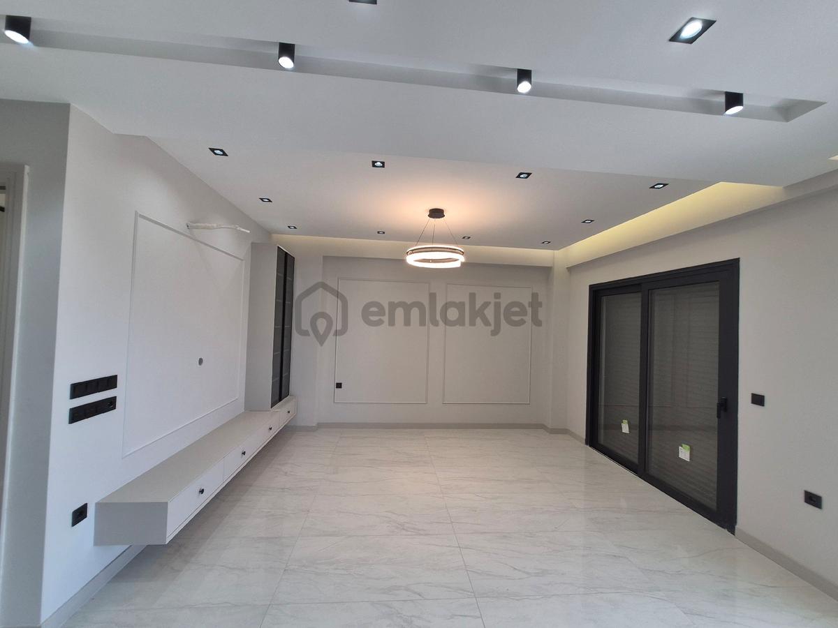 Çalışkandan Yeni Şafak Mah 3+1 190 M2 - 2