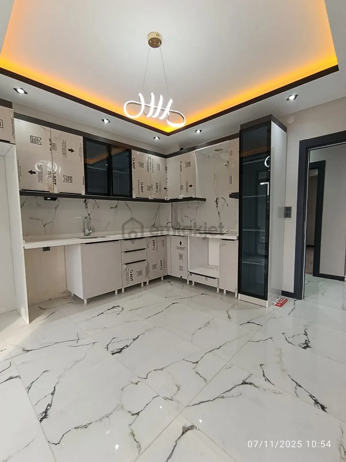 Çamlıca Mahallesinde 3+1 Satılık Daire
