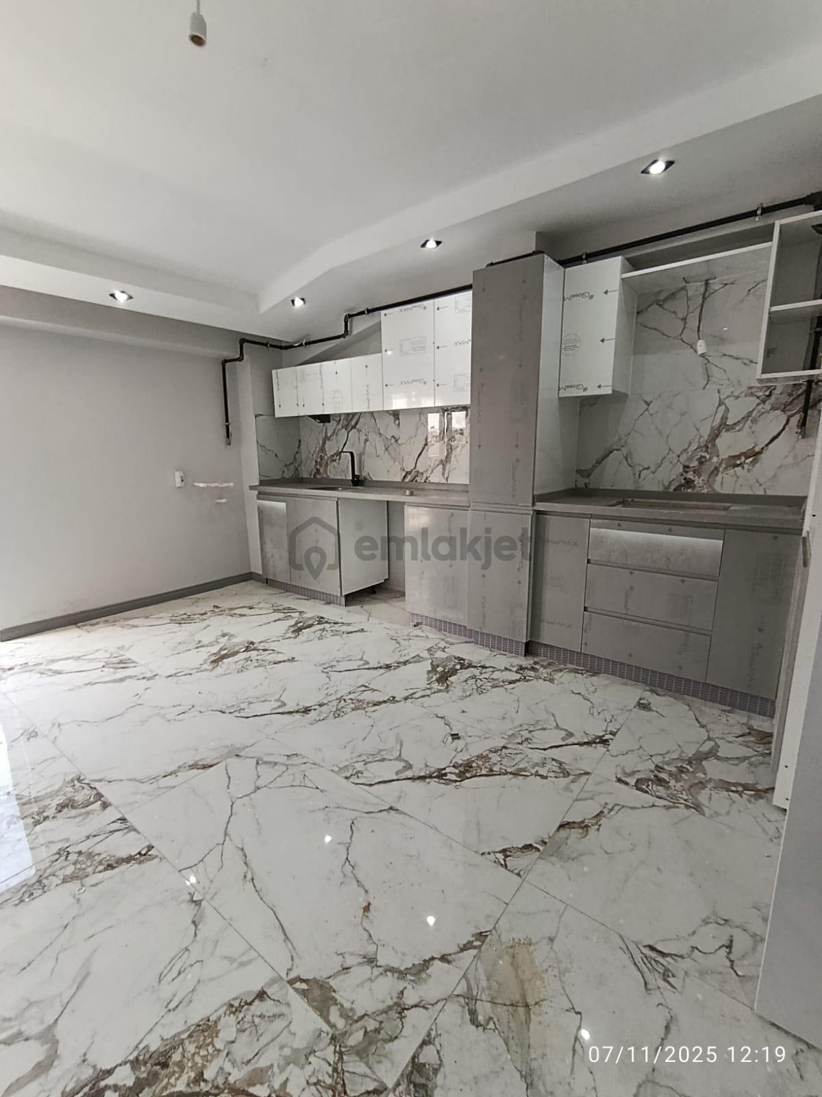 Çamlıca Mahallesinde Satılık 3+1 Dubleks Daire - 2