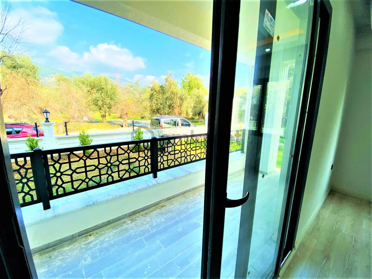 Güre De 2+1 Geniş Bahçe Kullanımlı Satılık Daire - 20