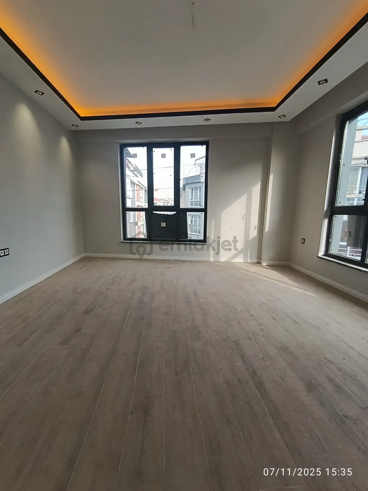 Çamlıca Mahallesinde Satılık Sıfır 3+1 Daire - 8