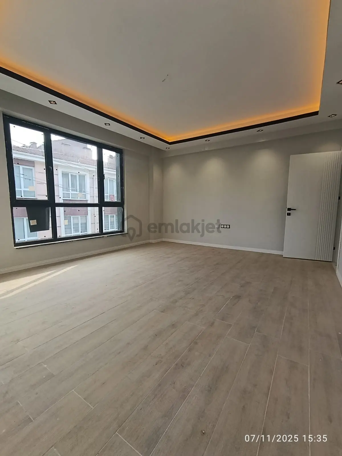 Çamlıca Mahallesinde Satılık Sıfır 3+1 Daire - 6