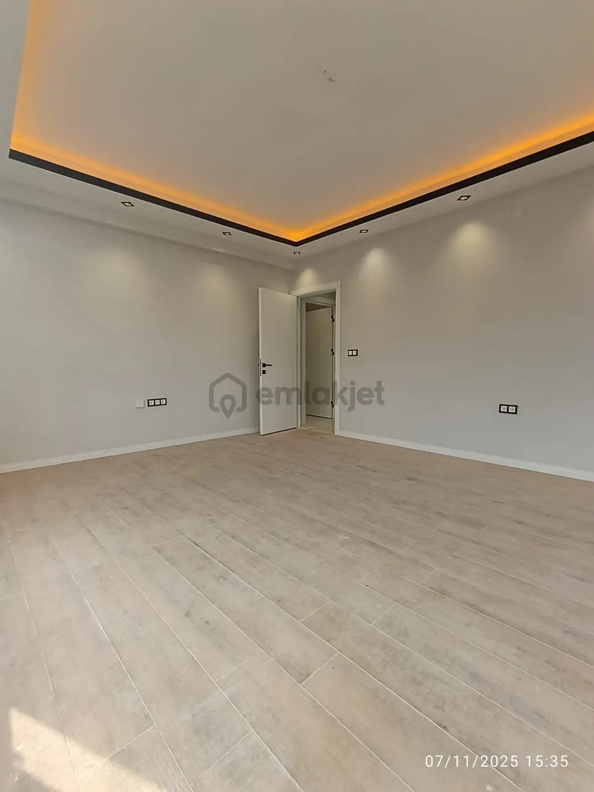 Çamlıca Mahallesinde Satılık Sıfır 3+1 Daire - 7