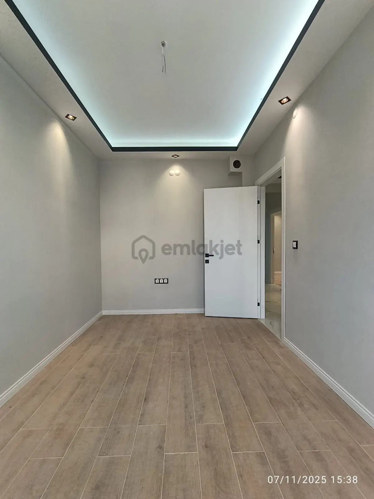 Çamlıca Mahallesinde Satılık Sıfır 3+1 Daire - 11