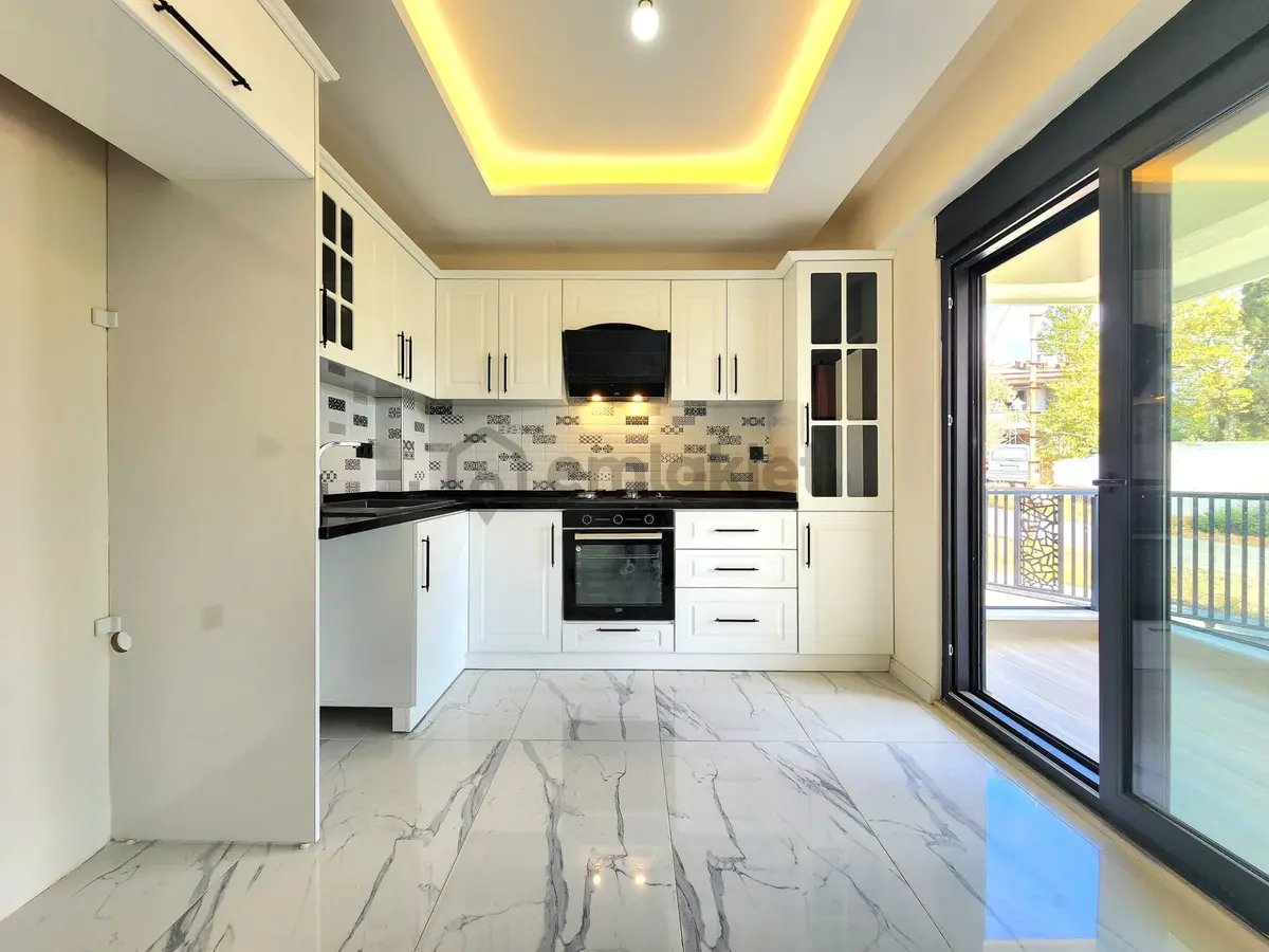 ▶ ▶ Akçay Körfez'den 350 M2 Arsa İçinde Geniş Bahçeli 7+1 Bağımsız Tek Müstakil - 9
