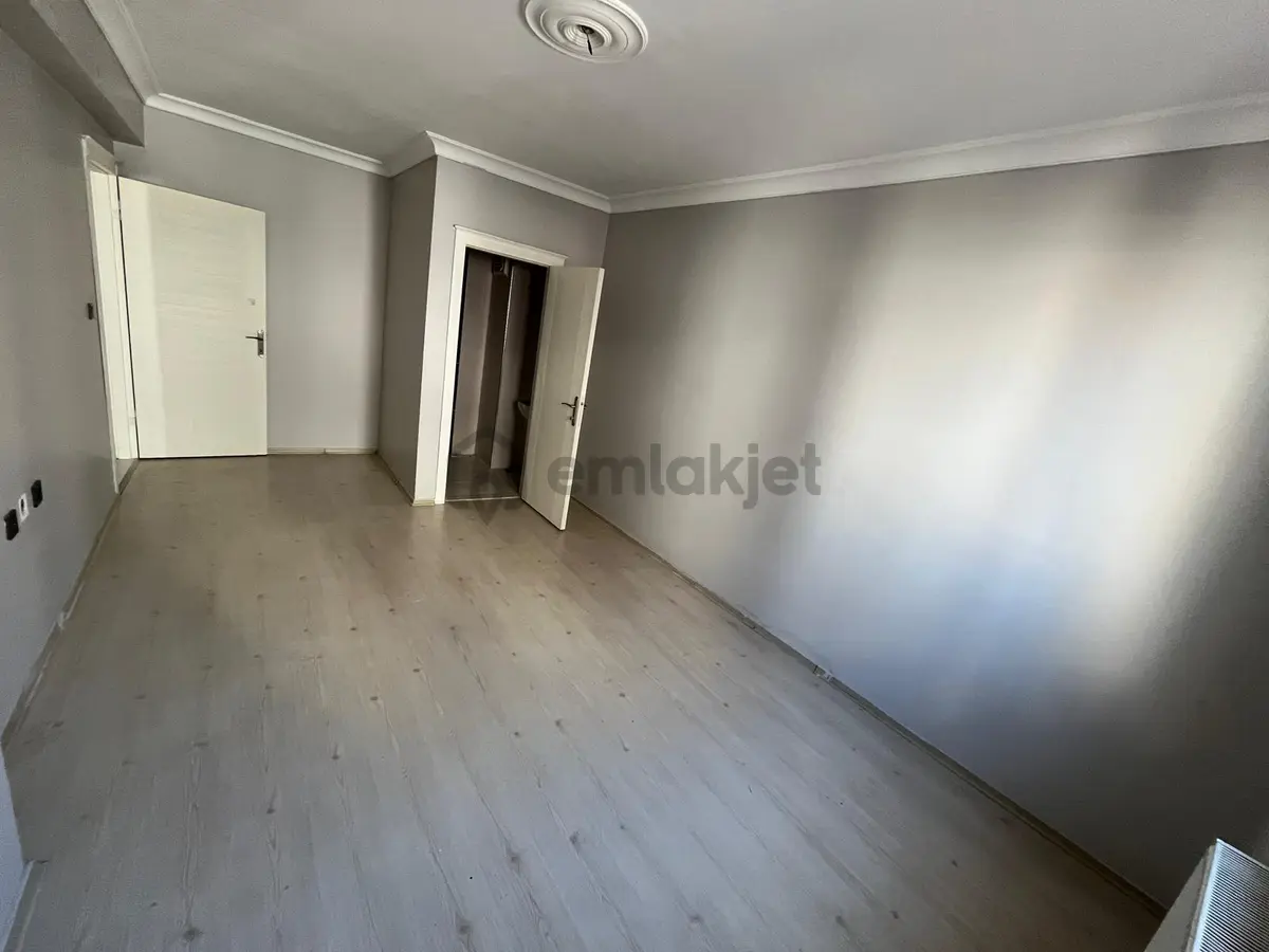 Atapark Mahallesi'nde 4+1 Yapılı Ferah Daire! - 4