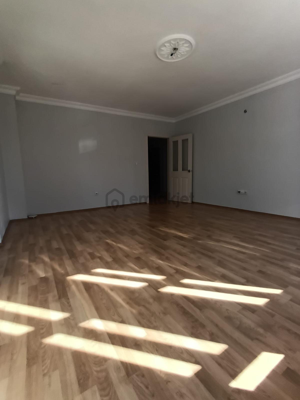 Bademlik Mahallesi'nde Cadde Üzerinde Katta 3+1 Daire! - 5