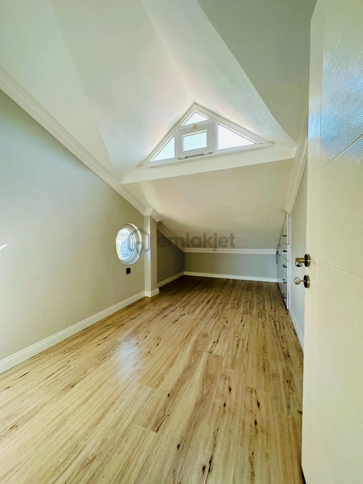 Villacı Onur'dan Altınkumda Satılık. 4+1 Müstakil Bahçeli Villa - 28