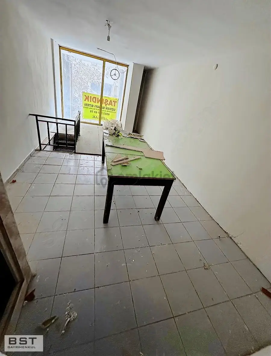Kerkük Cd Üzeri Satılık 28 Giriş 28 Üst Katlı Dükkan - 3