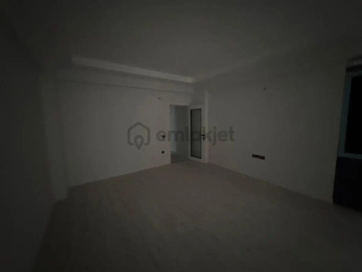 Edremitte 4+1 Geniş Manzaralı Oturuma Hazır Satılık Daire - 16