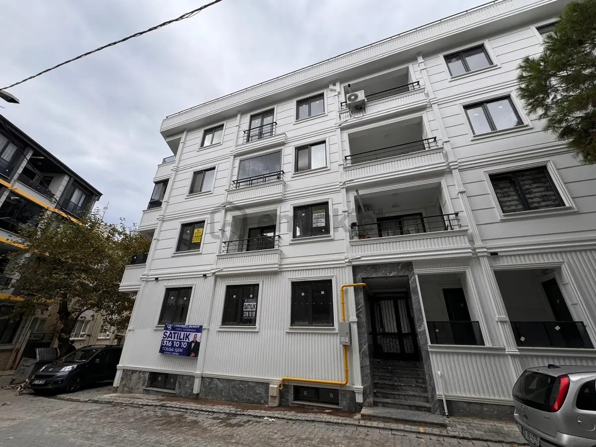 Edremitte 4+1 Geniş Manzaralı Oturuma Hazır Satılık Daire - 6