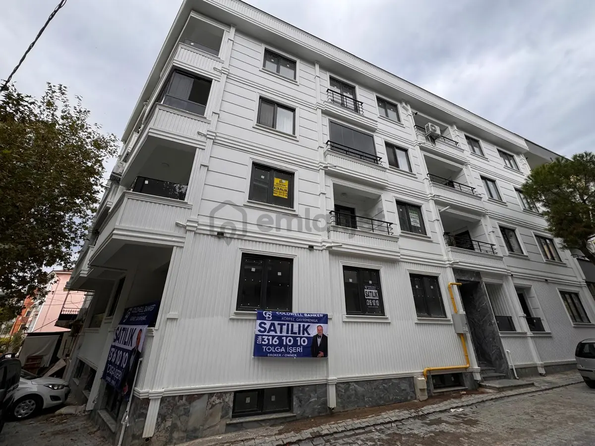 Edremitte 4+1 Geniş Manzaralı Oturuma Hazır Satılık Daire - 2