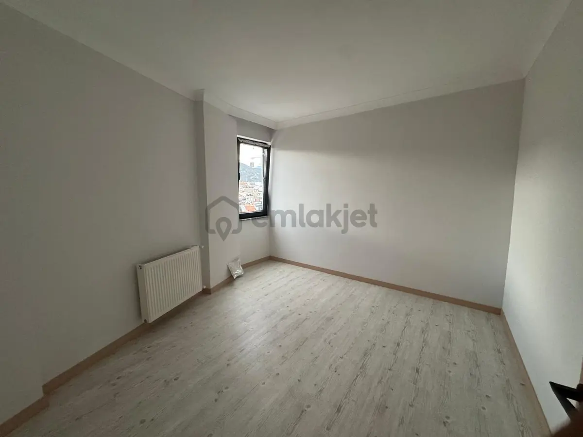 Edremitte 4+1 Geniş Manzaralı Oturuma Hazır Satılık Daire - 27