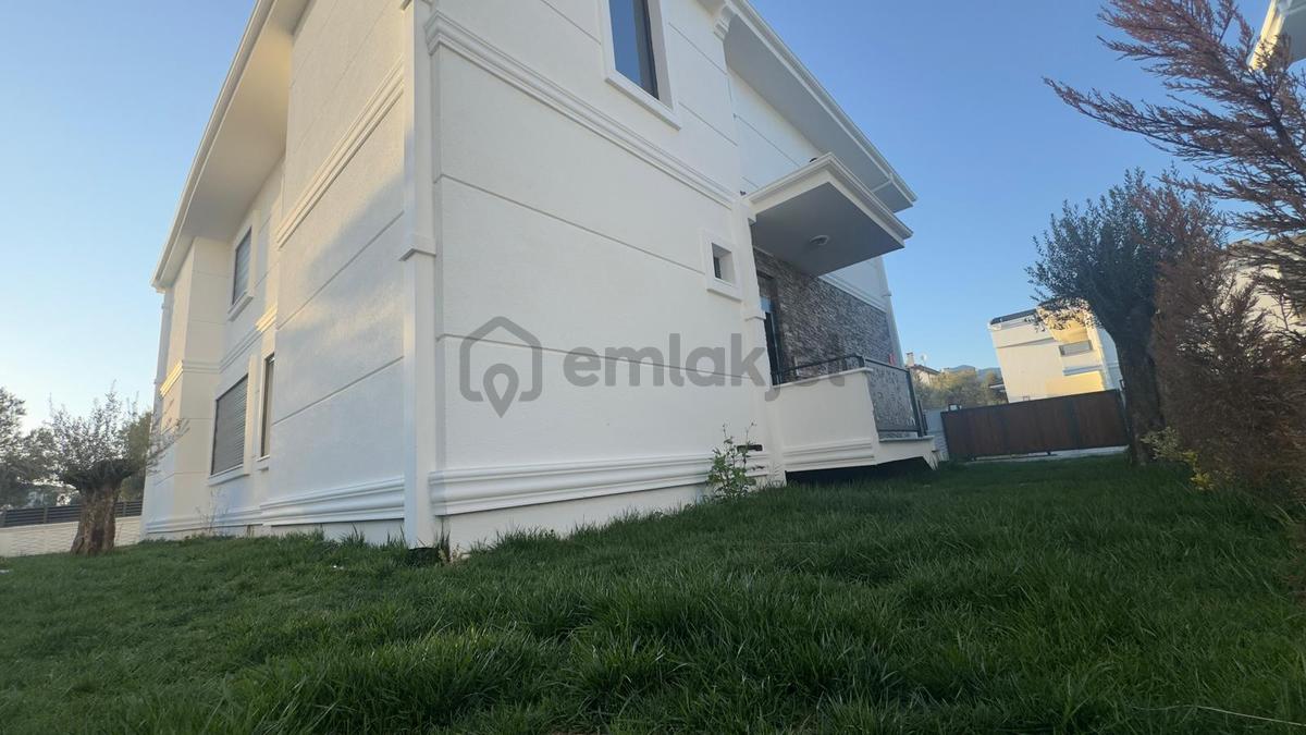 Güre Çamlıbel'de Denize 300 Metre Mesafe'de 4+1 Villa - 4