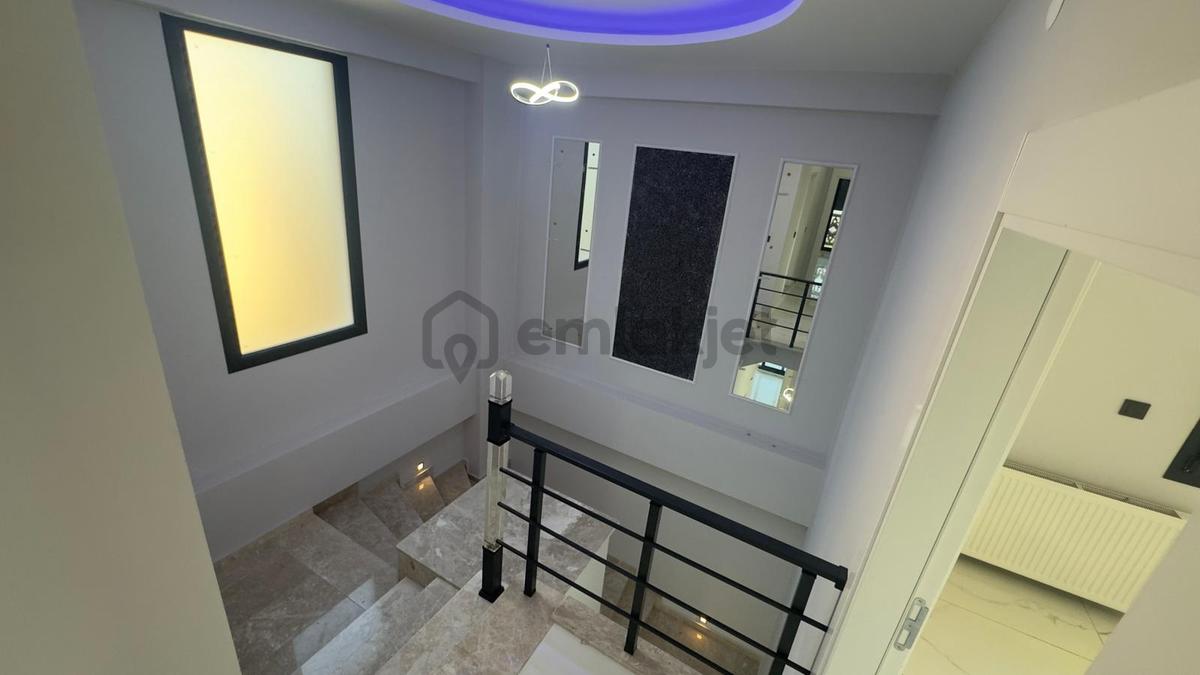 Güre Çamlıbel'de Denize 300 Metre Mesafe'de 4+1 Villa - 12