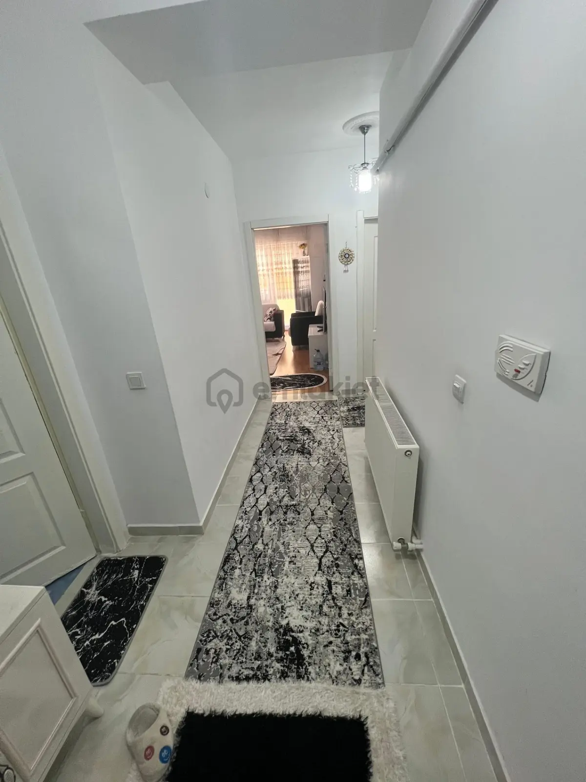 Uyanış Mahallesi'nde Cadde Üzerinde 2+1 Daire! - 22
