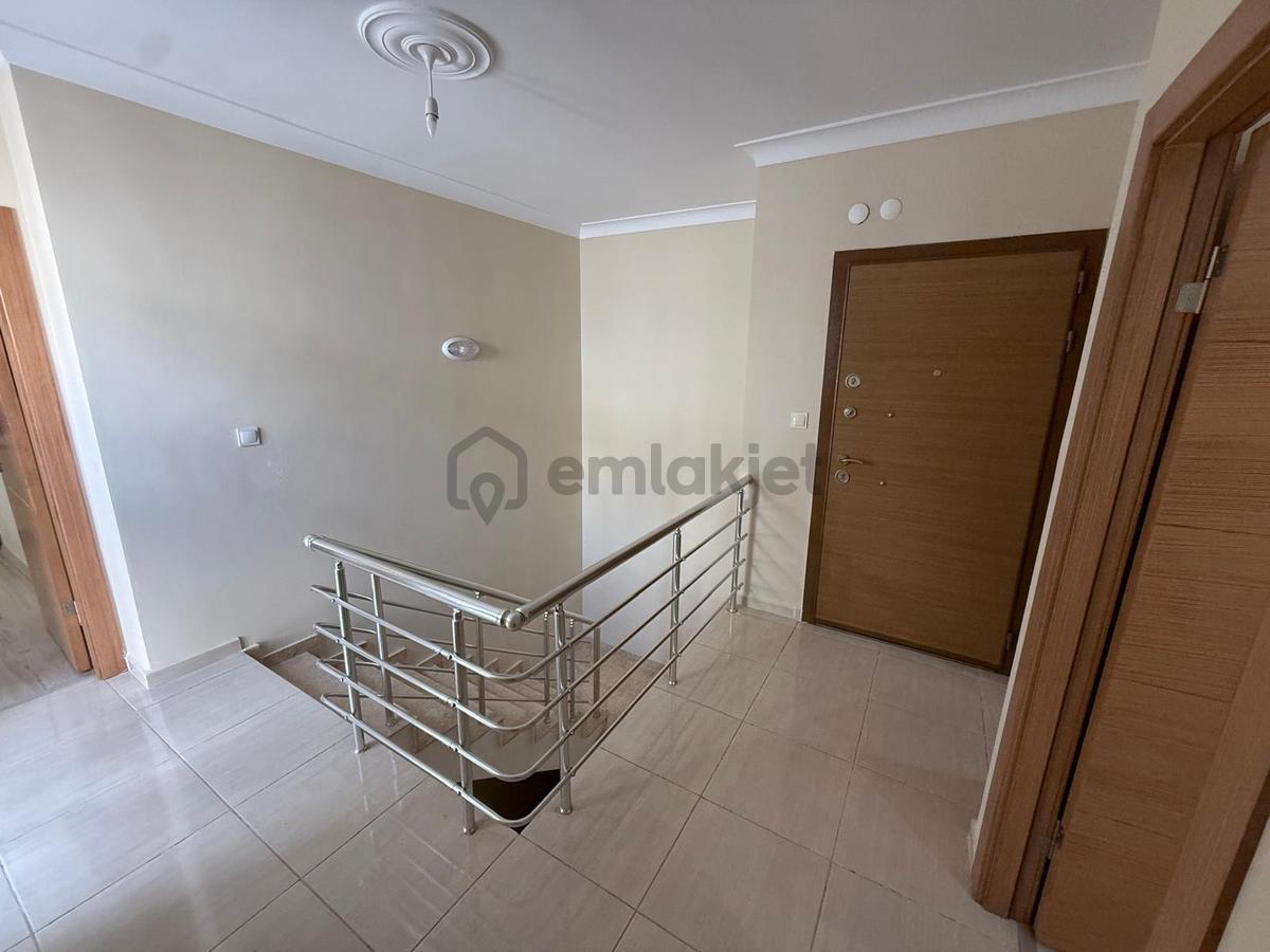 Şehitler Cad. Üzerinde 5+1 Satılık Dubleks Daire !!! - 15