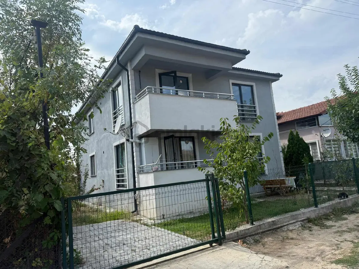 Tapuhane'den Satılık Müstakil Ev Ve Arsa