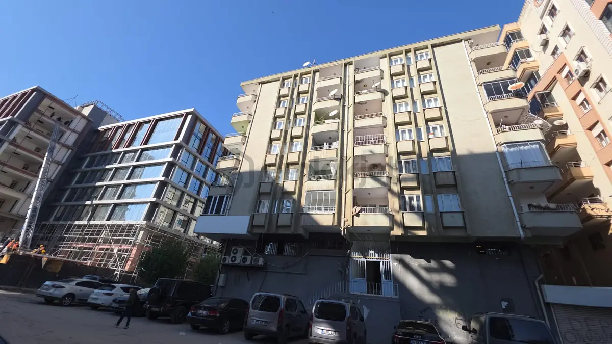 Kaçmaz'dan Mega Center Bitişiğinde 4+1 Satılık Fırsat Daire
