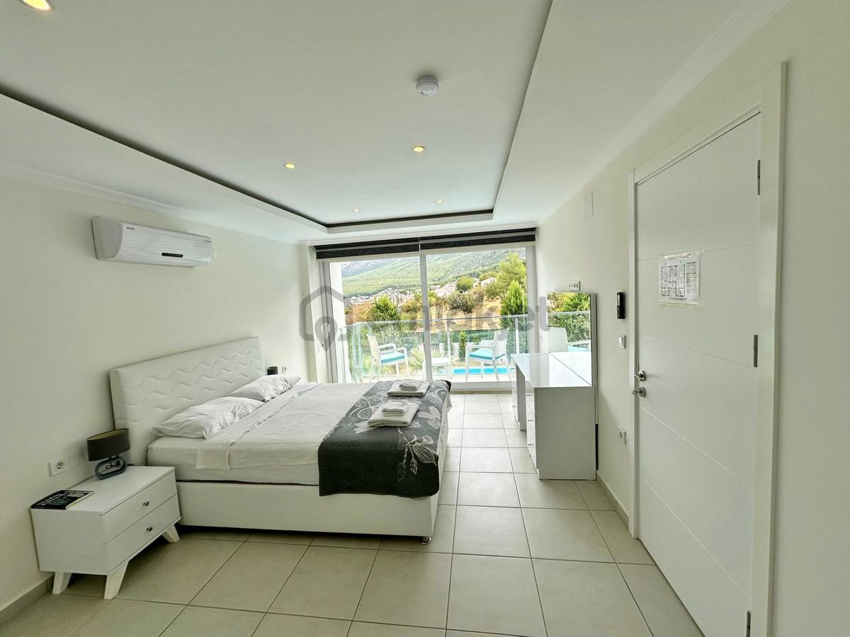 Ovacık'ta Satılık 4 Odalı Modern Villa - 13