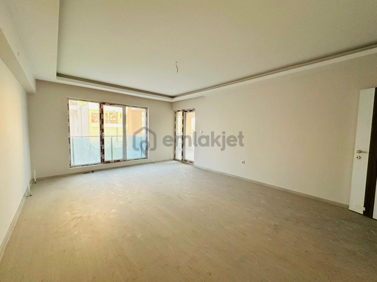Başpınar Mahallesinde Ebeveyn Banyolu 3+1 Katta Satılık Daire !! - 5