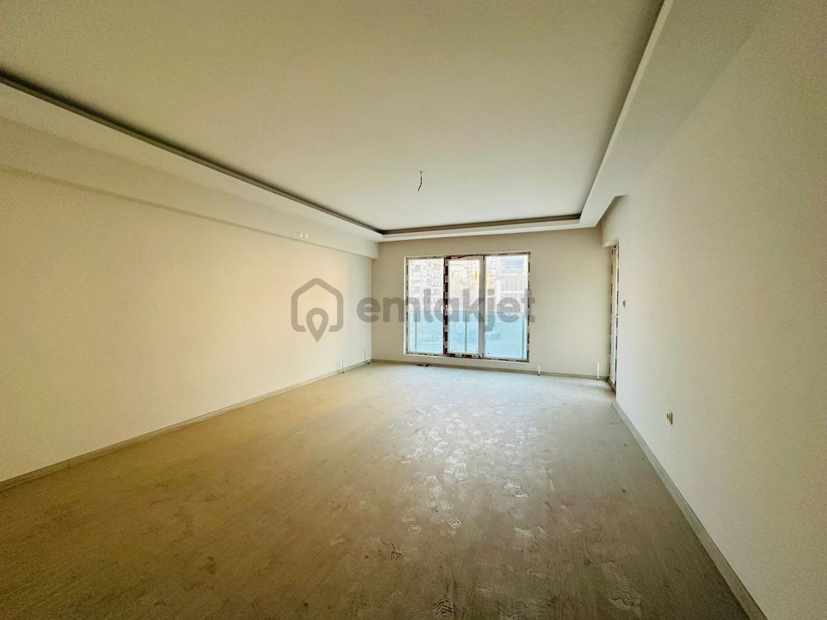 Başpınar Mahallesinde Ebeveyn Banyolu 3+1 Katta Satılık Daire !! - 6