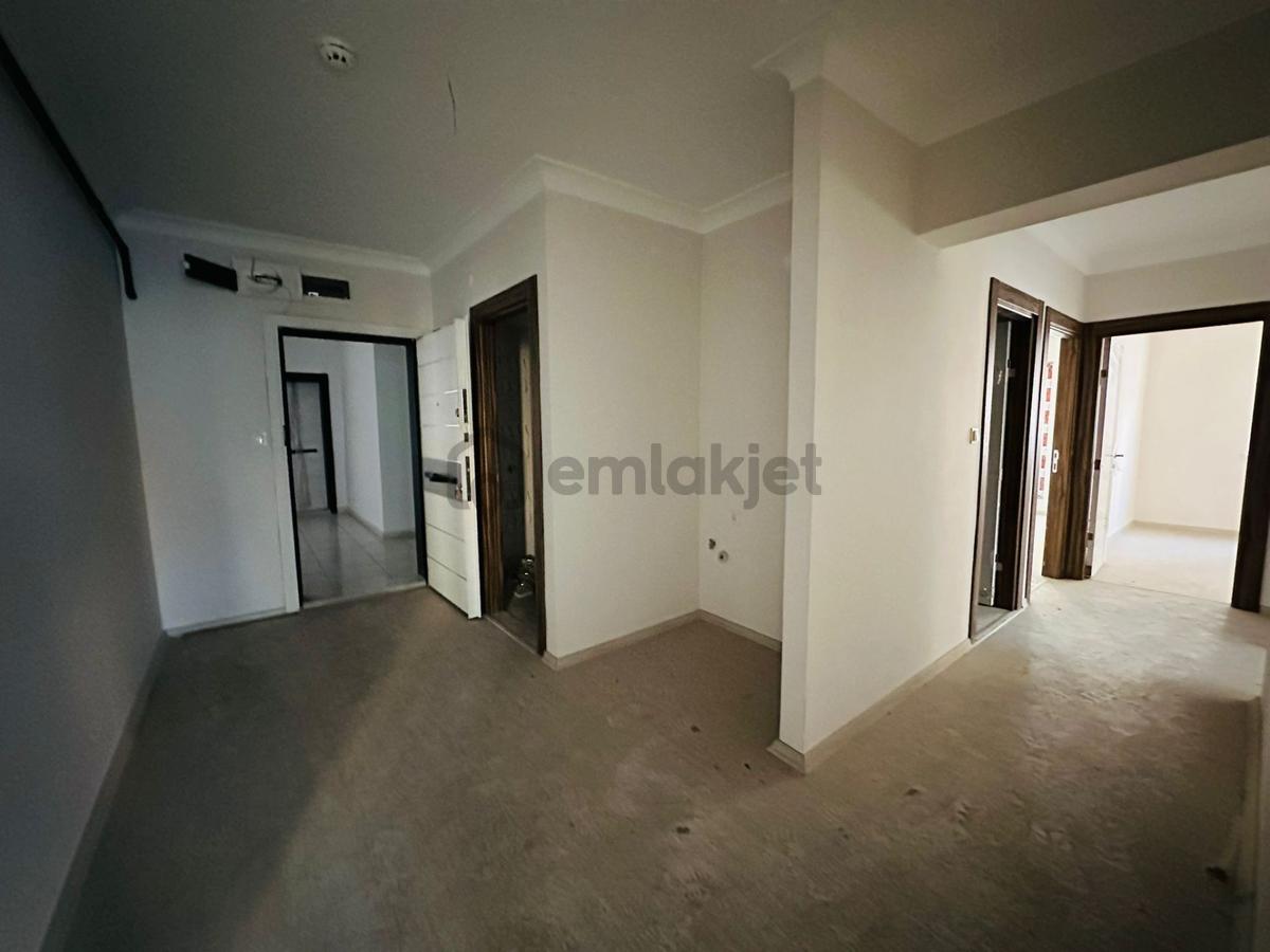 Başpınar Mahallesinde Ebeveyn Banyolu 3+1 Katta Satılık Daire !! - 18