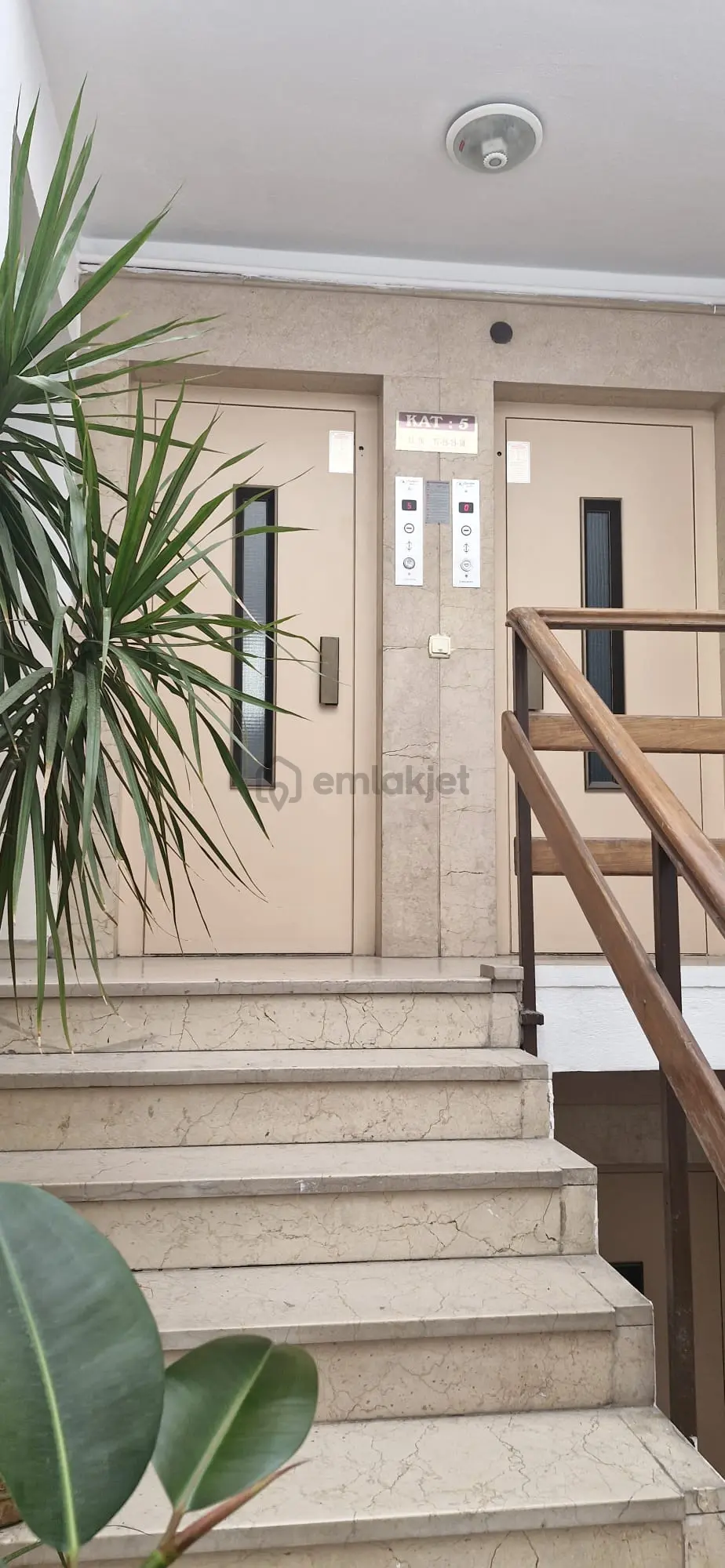 Necatibey Hanımeli Sokak'ta 1+1 Satılık Ofis - 5
