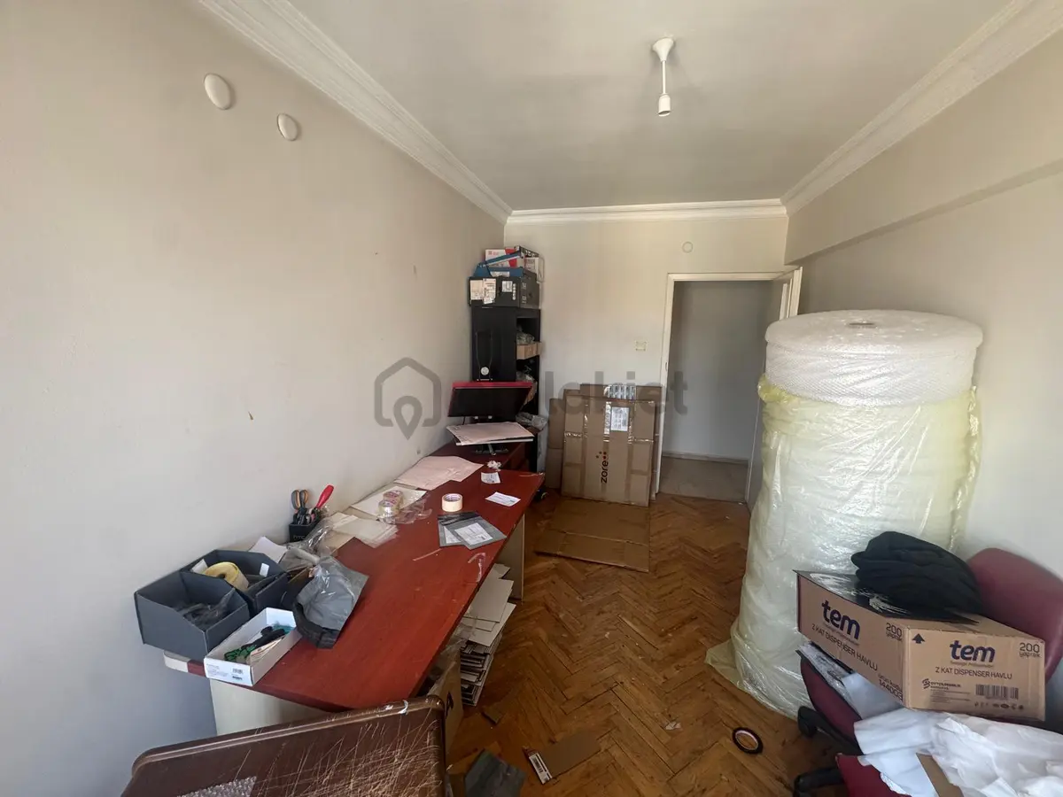Necatibey Hanımeli Sokak'ta 1+1 Satılık Ofis - 15