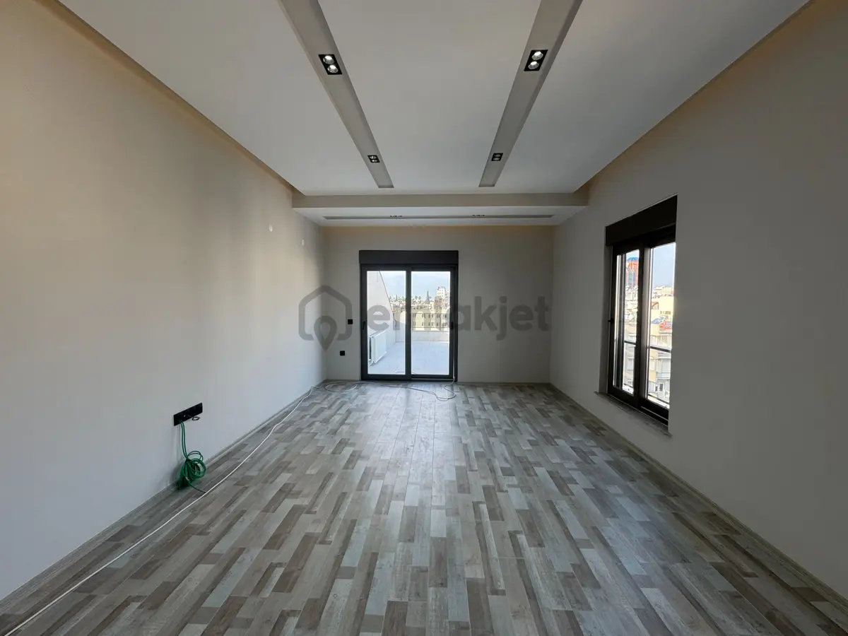 Zerdalilikte Lüks Yapılı K.otoparklı Şık Dubleksler - 26