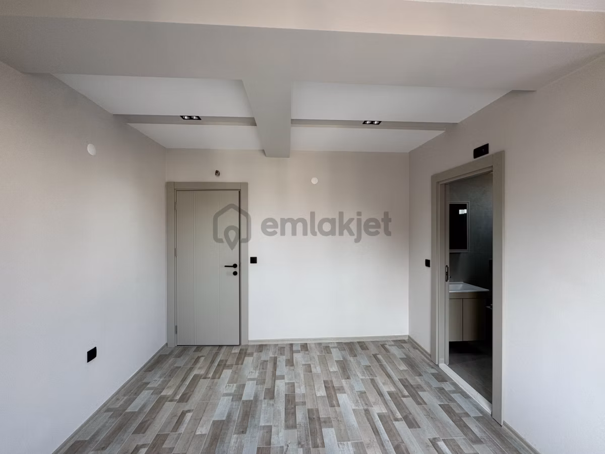 Zerdalilikte K.otoparklı Kombili Geniş Kullanışlı 3+1 Dubleks - 7