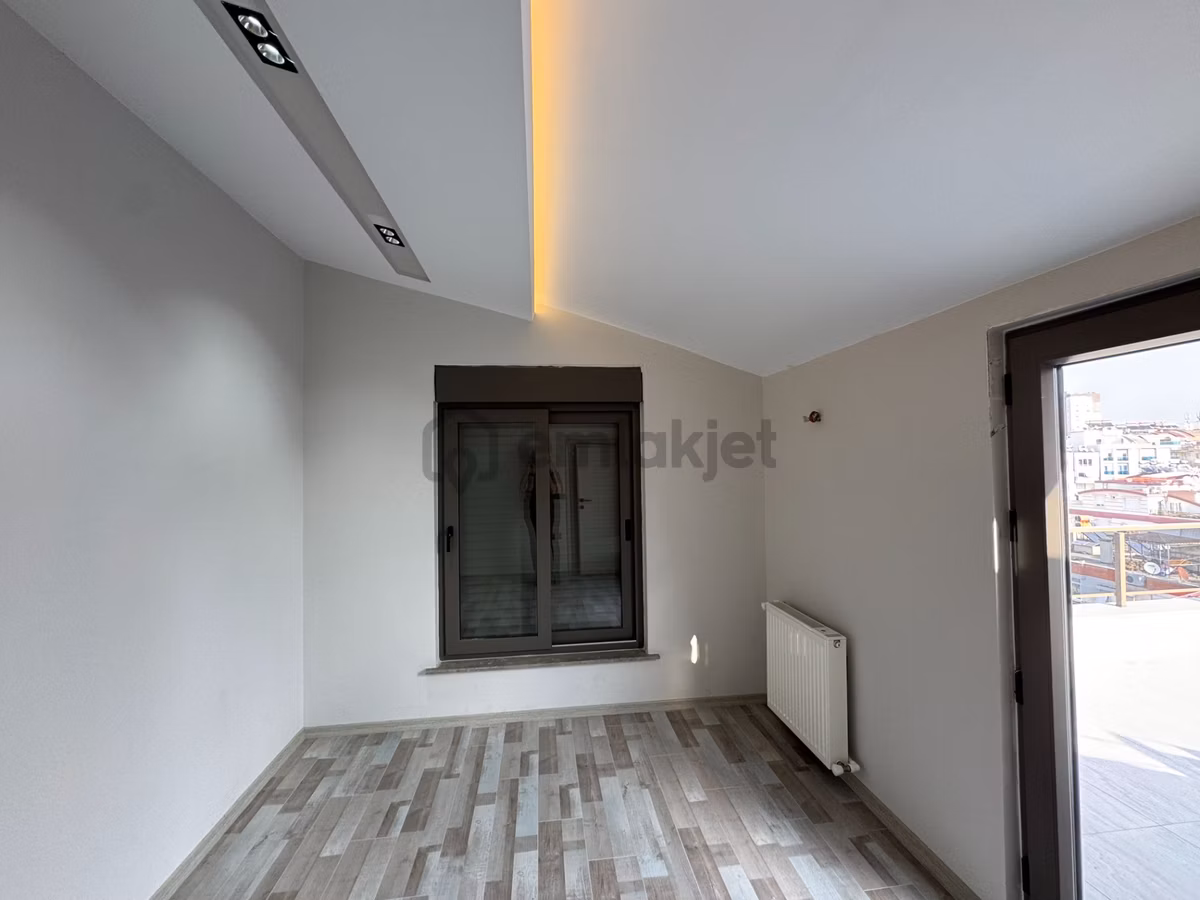 Zerdalilikte K.otoparklı Kombili Geniş Kullanışlı 3+1 Dubleks - 20