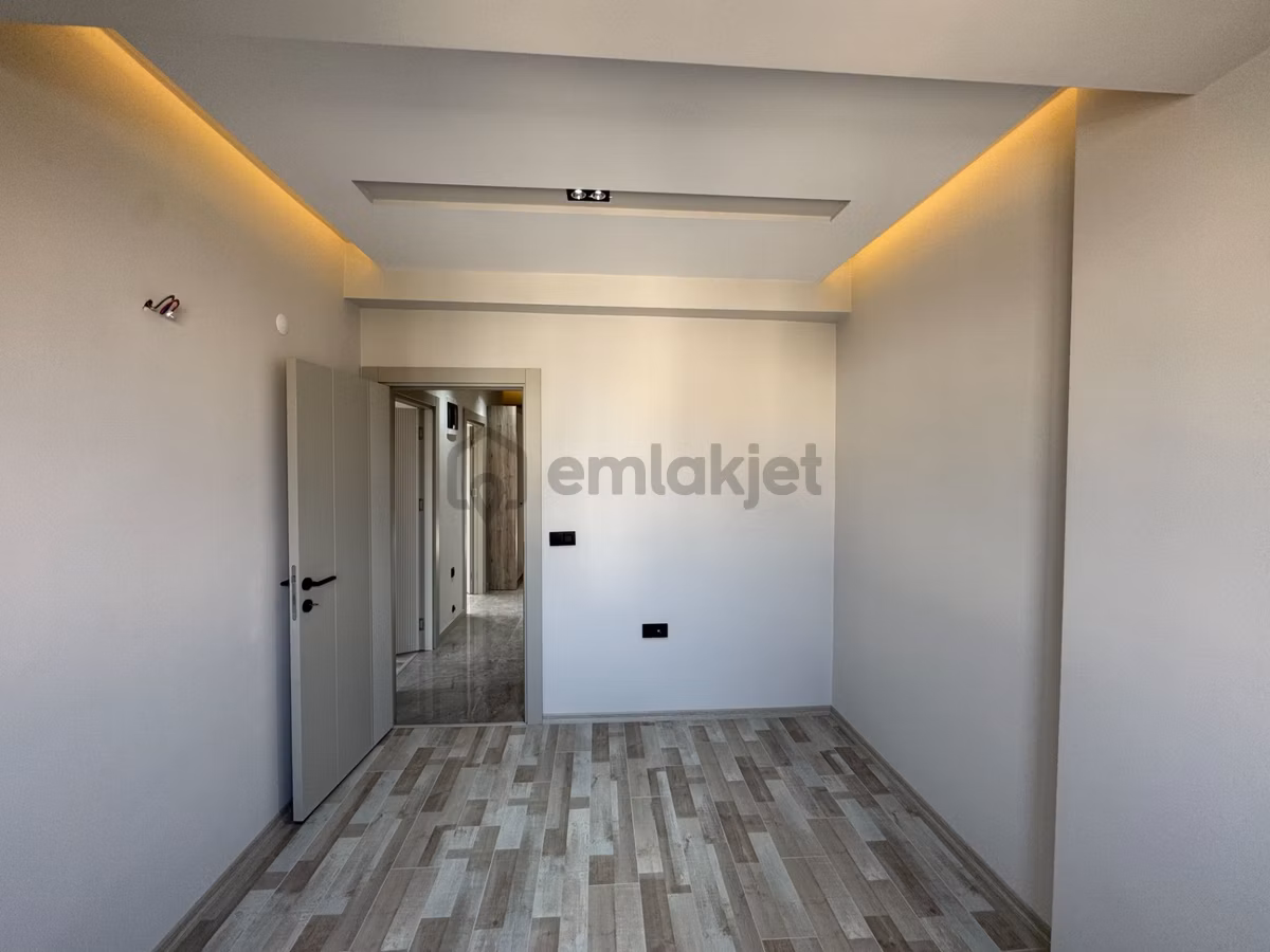 Zerdalilikte K.otoparklı Kombili Geniş Kullanışlı 3+1 Dubleks - 11